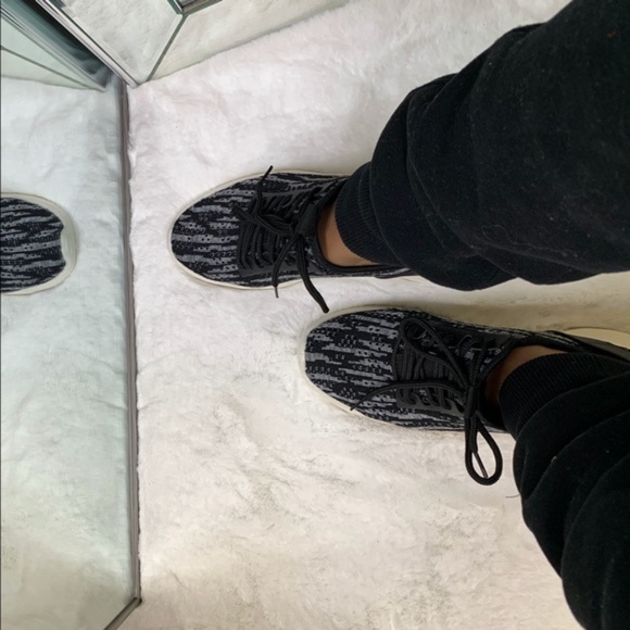 Flyknit Breathable Sneaker in Black/White Combo - Picture 5 of 5